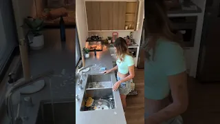 Cleaning my kitchen with me 🫧🧽 / Eva Miller TikTok #evamiller #tiktok #shorts #video  #ytshorts