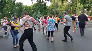 Танцы в парке им. М. Горького Харьков🌹Ой біда, а я баба молода💃 Ретро - парк