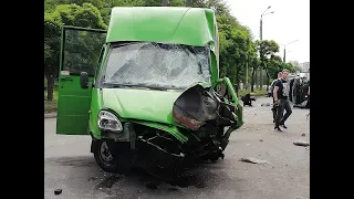 ДТП на Салтовке: видео с камер наблюдения