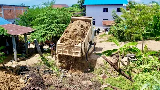 The New Project Skill By Bulldozer KOMAT'SU Pushing Soil Remove from the mud Will Gras