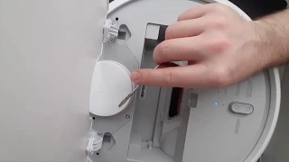 Разборка робота пылесоса Xiaomi Mi Robot Vacuum для чистки лазерного датчика
