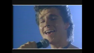 A-ha  - Take On Me (Official 1984 Music Video)
