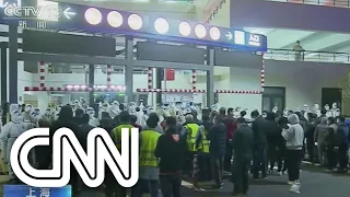 Covid-19: Aeroporto de Xangai testa quase 18 mil funcionários | CNN PRIME TIME