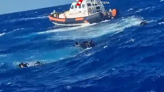 Более 40 мигрантов погибли у берегов Лампедузы