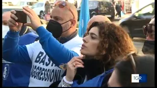 Manifestazione di protesta del SAPPe davanti al carcere di Napoli Poggioreale