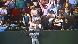 One of the Greatest (And Underrated) Catches By A Center Fielder Ever!