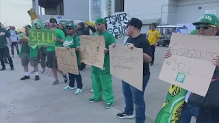 Loyal A's fans organize a reverse boycott to keep team in Oakland with Stephen Curry's support