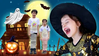 Mimi e Julinha brincam de Competição de Halloween  & vídeo divertido para crianças