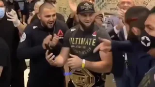 Хабиб Нурмагомедов ушёл с UFC . Достойный уход. Живая легенда ♥️