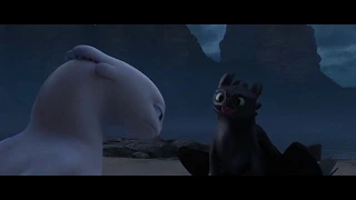 DRAGON, TOOTHLESS DOING THE CHICKEN DANCE IN HOW TO TRAIN YOUR DRAGON 3....SO FUNNY