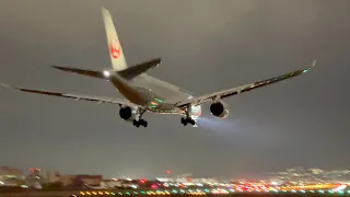 Itami Airport ● Plane landing scene seen up close at night [12th] Photographed on January 17, 2024