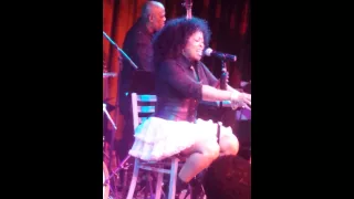 Monifah Carter singing CASANOVA BROWN