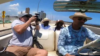 Tour en Auto Clásico por las calles de La Habana.