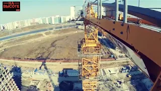 Как наращивают башенный кран Liebherr. Монтаж башенного крана.  How to build a tower crane Liebherr.