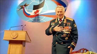 Михаил Тимофеевич Калашников - русский конструктор стрелкового оружия, генерал-лейтенант.