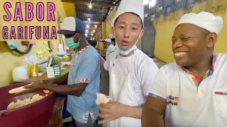 One day as a chef in a GARIFUNA restaurant in Honduras | La Esquina del Sabor Garifuna 🇭🇳🏝🍤