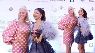 Jacquiline Fernandez & Katy Perry's FUNNY-N-Hilarious Bonding At One Plus India Concert Pc