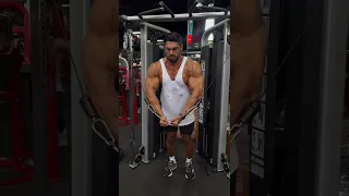 great exercise for lower chest 💪🏽