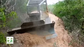 Haciendo Carretera/Caminos con Caterpillar Bulldozer |#caterpillar |#farming | #roads |#tractor