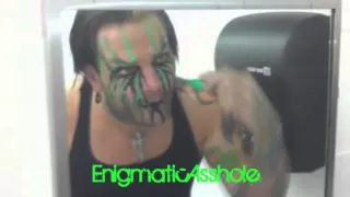 Jeff Hardy paints his Face