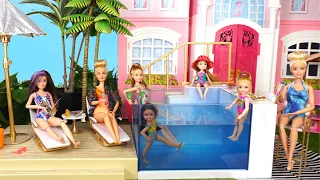 Mis Muñecas tienen una Fiesta en la Piscina de Barbie