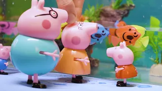 Peppa Pig Official Channel | Peppa At The Aquarium | Cartoons For Kids | Peppa Pig Toys