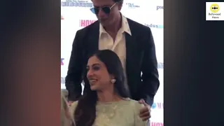 Shahrukh Khan is a True GENTLEMAN, Respects and Escorts Tabu at IIFM Melbourne 2019
