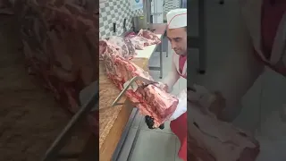 la découpe d'un côté de bœuf