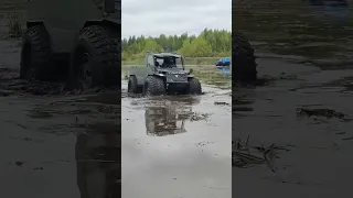 вездеход Тактик г.Псков плывет через озеро