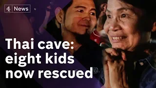 Thai cave rescue: 8 kids saved - their football team react