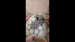 ПО БІЛОМУ ВИТРАВЛЕНА СТРАУСИНА ПИСАНКА МАЙСТЕР-КЛАС pysanky egg яйца роспись