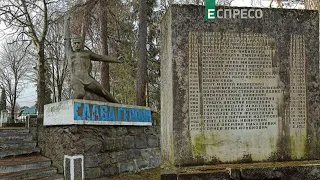 Військові знесли радянський пам'ятник, а голова громади написав заяву у поліцію