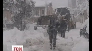 Близький Схід за ніч засипало півметровим шаром снігу