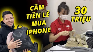 CẦM 30 TRIỆU TIỀN LẺ ĐI MUA iPHONE 12 PRO VÀ CÁI KẾT NHÂN VIÊN SỐC TẬN ÓC!!!