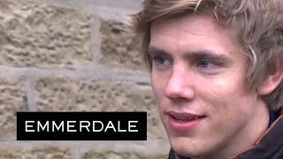 Emmerdale - Robert Lets Slip That He's Fallen For Aaron