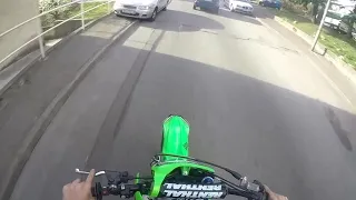 Police VS kawasaki kxf 450