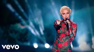 Lady Gaga - Million Reasons + A-YO + John Wayne (Live at the Victoria Secret Fashion Show) Legendado