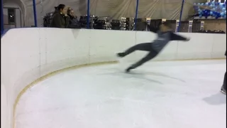 Как тормозить на коньках Катание на коньках ice bravo ice skating Ледовый Каток Испуг.