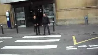 la camminata zanza di fronte la stazione di nancy