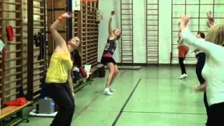 Zumba Gold - African dance - The lion sleeps tonight - Tight Fit (Zumba a Liege)