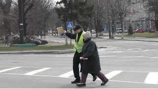 Луцькі патрульні ловили пішоходів «на гарячому»