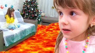 Пол - это лава/  Ева и сестра играют в Lava Challenge