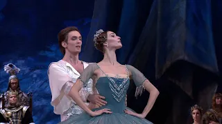 Olga Smirnova, Artemy Belyakov, Igor Tsvirko. A. Glazunov. "Raymonda". Act 3. Bolshoi theatre, 2019.