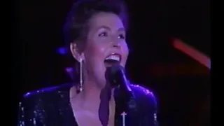 HELEN REDDY SINGS I DON'T KNOW HOW TO LOVE HIM LIVE!  - ANDREW LLOYD WEBBER