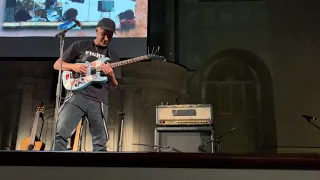 Tom Morello jamming - solo from “Like A Stone” by Audioslave, Boston, MA, 10/4/2018