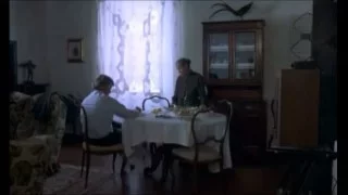 Nuovo Cinema Paradiso (1988) - Madre e figlio tanti anni dopo