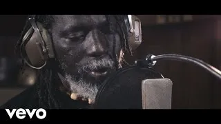 Tiken Jah Fakoly - Is It Because I'm Black? ft. Ken Boothe