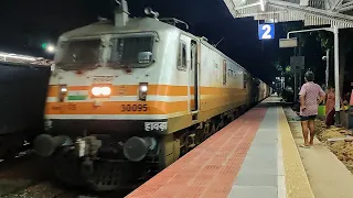 Delayed and chased by Vande Bharat, WAP-5 Jaynagar Howrah Express makes a rapid entry at Bolpur|