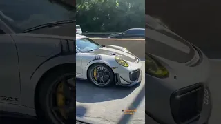 Insane Porsche GT2RS Ripping The Highway