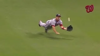 Zimmerman lays out to prevent hit in extras